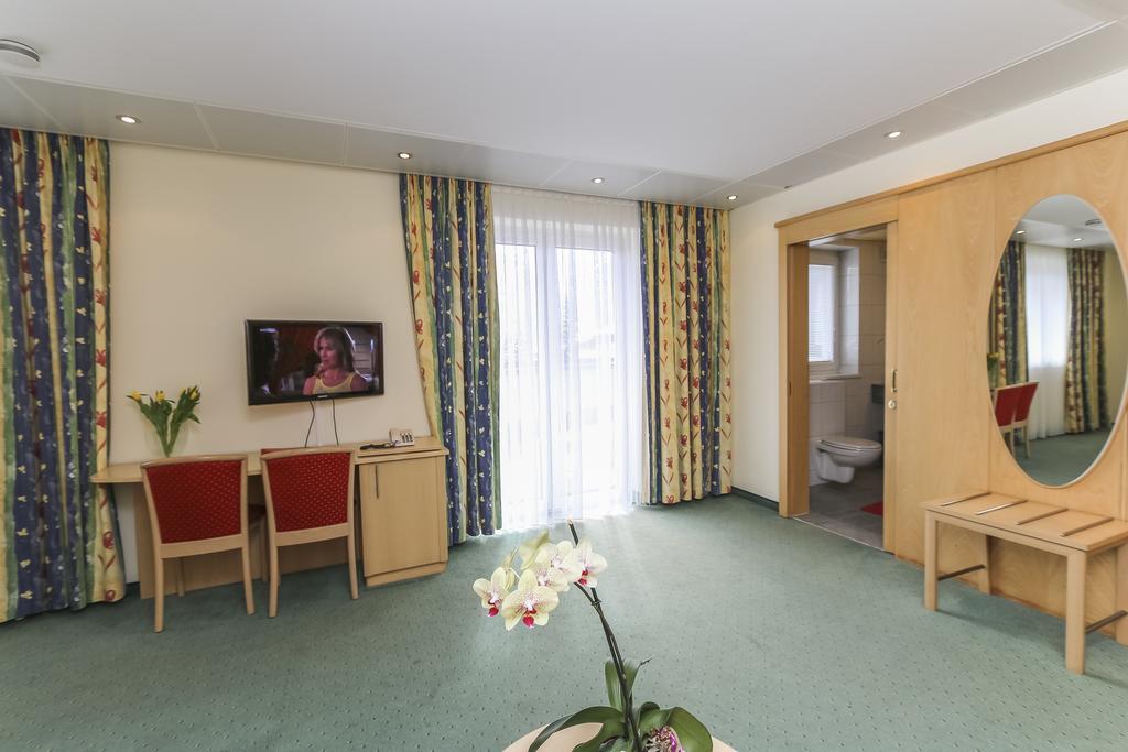 Alpenhotel Tauernstueberl Zell am See Buitenkant foto