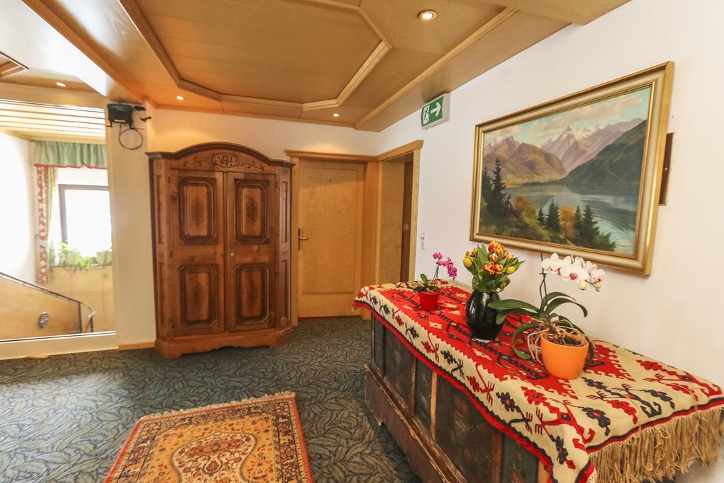 Alpenhotel Tauernstueberl Zell am See Buitenkant foto