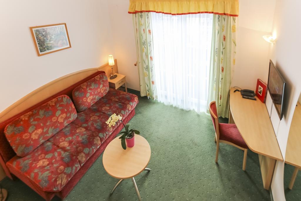 Alpenhotel Tauernstueberl Zell am See Buitenkant foto