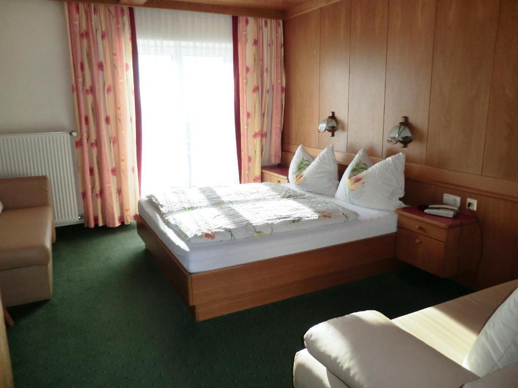 Alpenhotel Tauernstueberl Zell am See Kamer foto