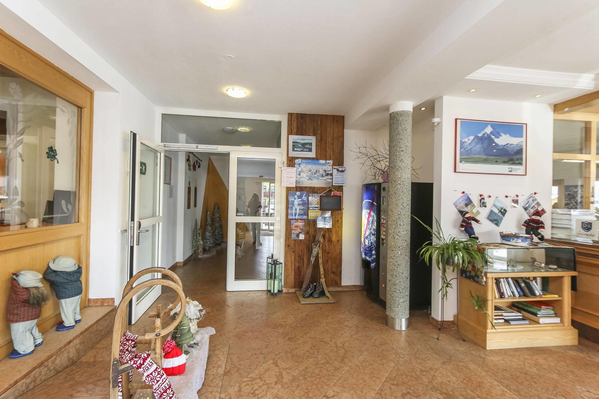 Alpenhotel Tauernstueberl Zell am See Buitenkant foto
